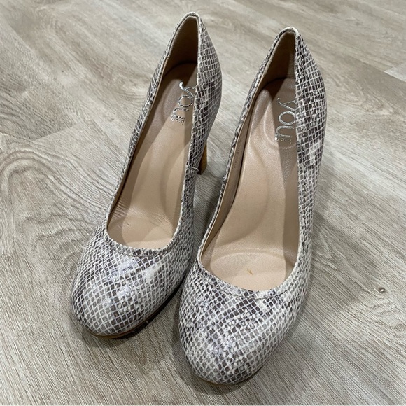 YOU by CROCS Snake Leather Pumps - Picture 2 of 12